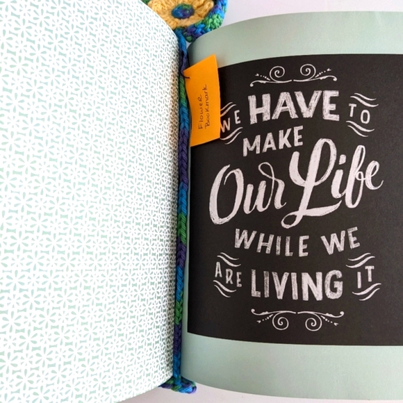 📓NEW Bookmark Flowers HAND CRAFTED Handmade Crochet - Picture 1 of 10